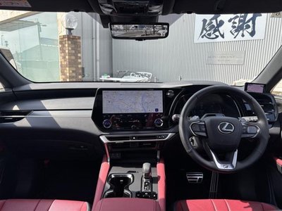 صورة 7 لـ 2024 Lexus RX