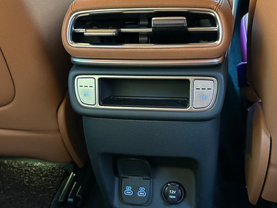 2024 Genesis GV80 thumbnail 16