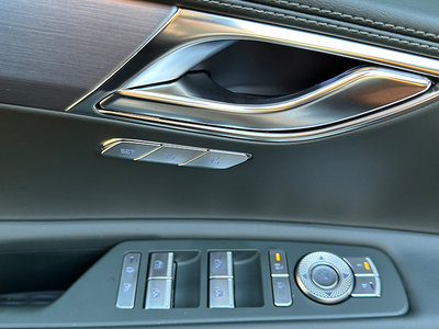 2024 Genesis GV80 thumbnail 18