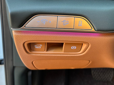 2024 Genesis GV80 thumbnail 13