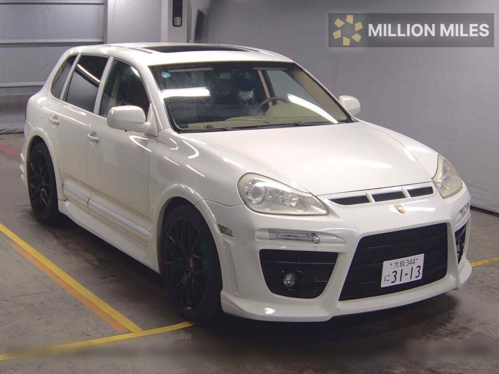 PORSCHE CAYENNE - View 1