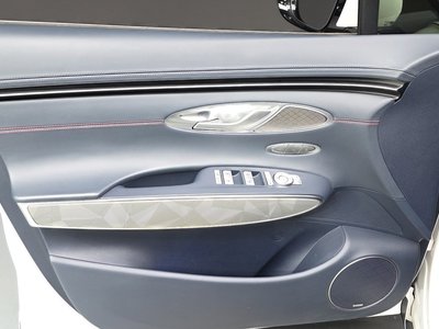 2022 Genesis GV70 — миниатюра 14