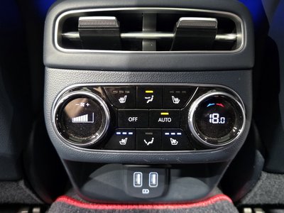 2022 Genesis GV70 — миниатюра 29