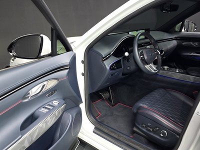 2022 Genesis GV70 — миниатюра 13