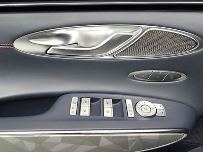 2022 Genesis GV70 — миниатюра 24