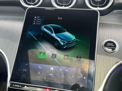 2025 Mercedes-BENZ GLC thumbnail 32
