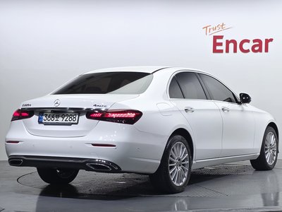 MERCEDES-BENZ E-CLASS - 4