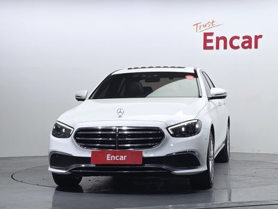 MERCEDES-BENZ E-CLASS - 2