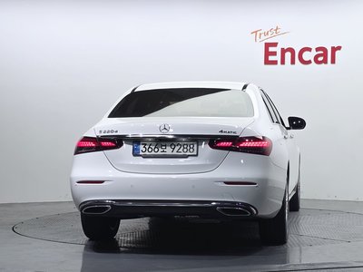 MERCEDES-BENZ E-CLASS - 3