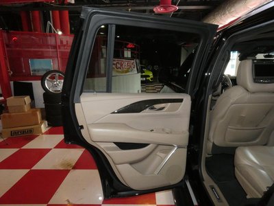 صورة مصغرة 18 لـ 2020 Cadillac ESCALADE