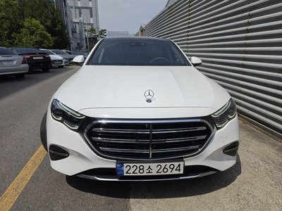 MERCEDES-BENZ E-CLASS - 4