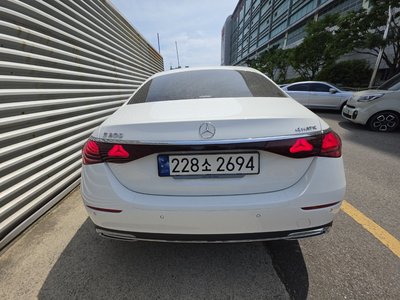 MERCEDES-BENZ E-CLASS - 2