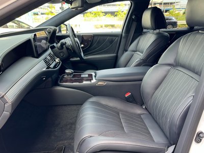 2024 Lexus LS thumbnail 42