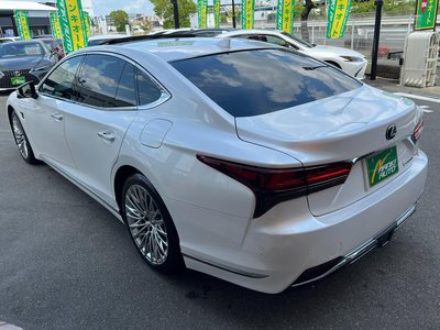 2024 Lexus LS thumbnail 13