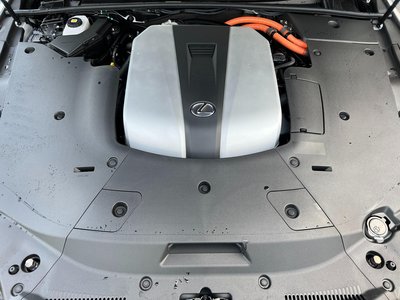 2024 Lexus LS thumbnail 19