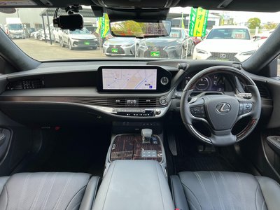 2024 Lexus LS thumbnail 21