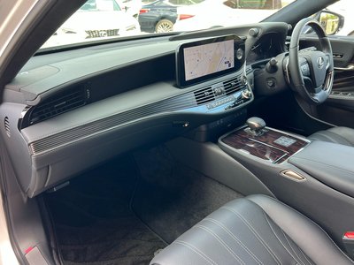 2024 Lexus LS thumbnail 41