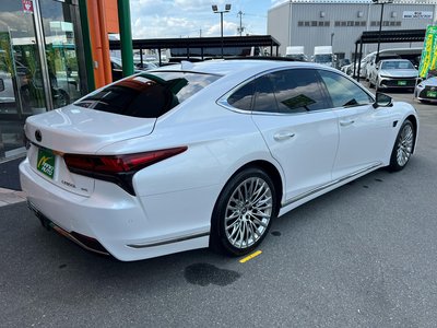 صورة 10 لـ 2024 Lexus LS