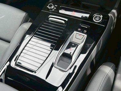 2025 AUDI Q6 E-TRON — миниатюра 16