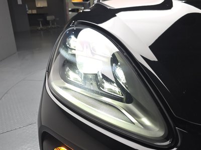 PORSCHE CAYENNE - 9