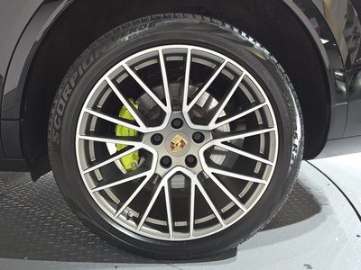 PORSCHE CAYENNE - 8