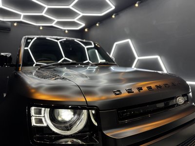 LAND ROVER DEFENDER - 6