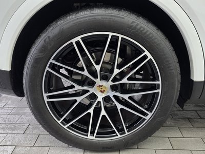 صورة 6 لـ 2024 Porsche CAYENNE