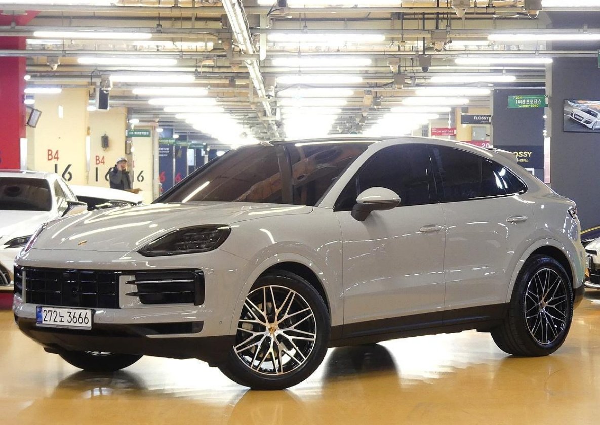 PORSCHE CAYENNE - View 1