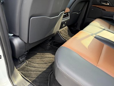 صورة مصغرة 34 لـ 2025 Lexus GX