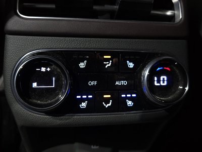 2021 Genesis GV70 thumbnail 31