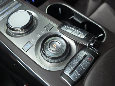 2021 Genesis GV70 thumbnail 12