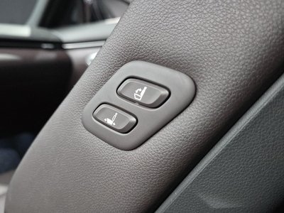 2021 Genesis GV70 thumbnail 30