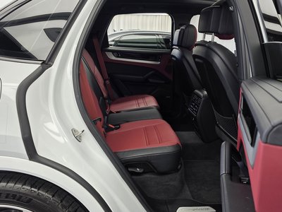 2024 Porsche CAYENNE — миниатюра 12