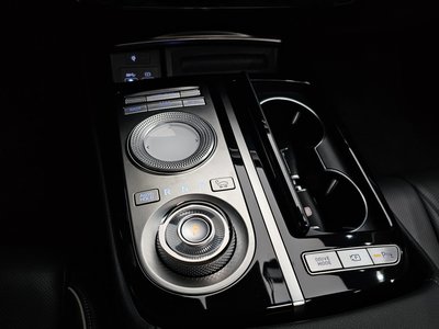 GENESIS G80 (RG3) - 9