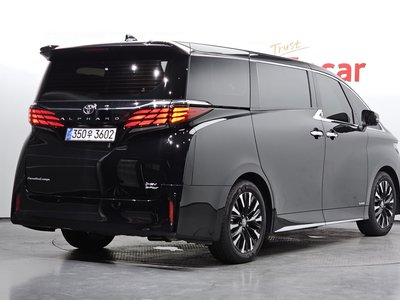 2025 Toyota ALPHARD photo 4