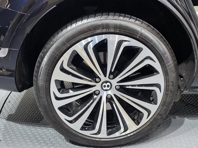 BENTLEY BENTAYGA - 6