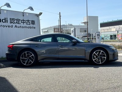 AUDI E-TRON GT QUATTRO - 10