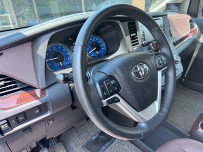 TOYOTA SIENA - 10