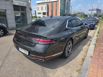 صورة 3 لـ 2022 Genesis G90