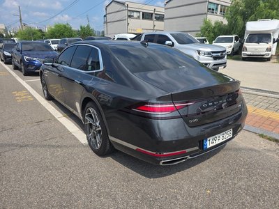 صورة 7 لـ 2022 Genesis G90