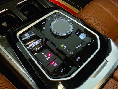 2024 BMW 7 SERIES photo 9
