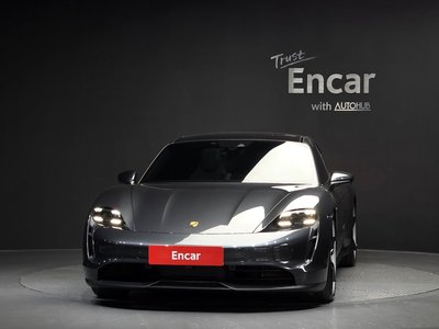 PORSCHE TAYCAN - 2