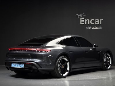 PORSCHE TAYCAN - 4