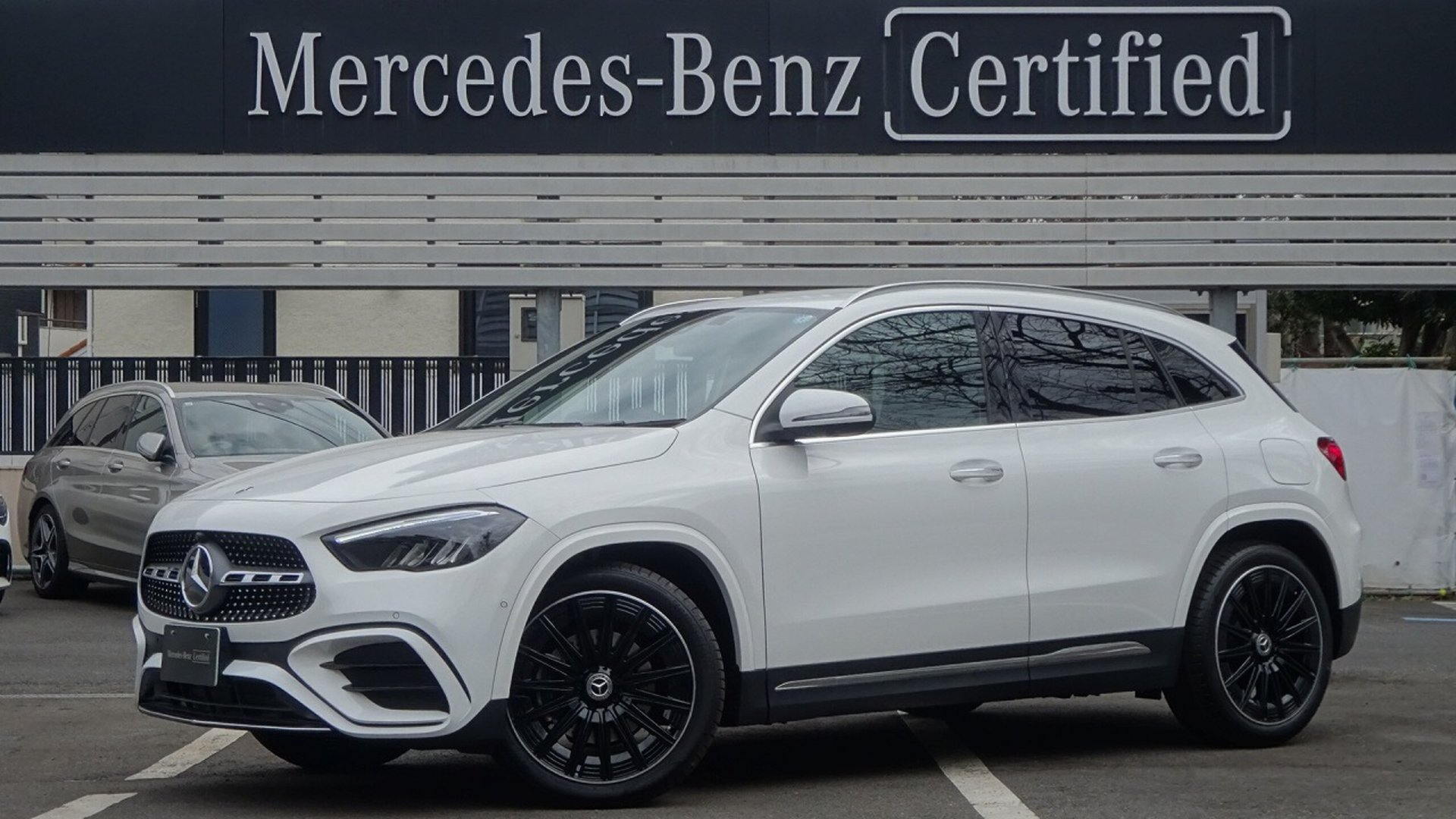 MERCEDES-BENZ GLA - View 1