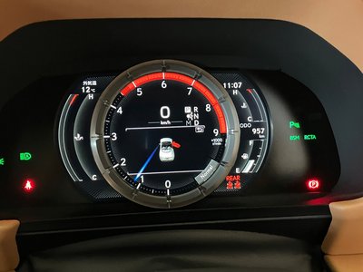 LEXUS LC CONVERTIBLE - 7