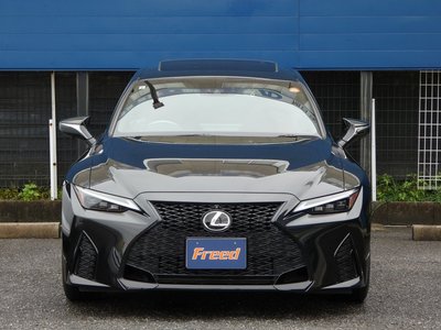 صورة 4 لـ 2021 Lexus IS