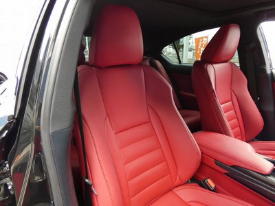 2021 Lexus IS — миниатюра 18