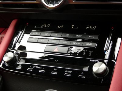 2021 Lexus IS — миниатюра 42