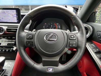 2021 Lexus IS — миниатюра 25