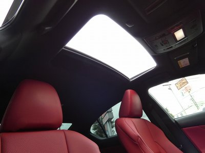 صورة 2 لـ 2021 Lexus IS